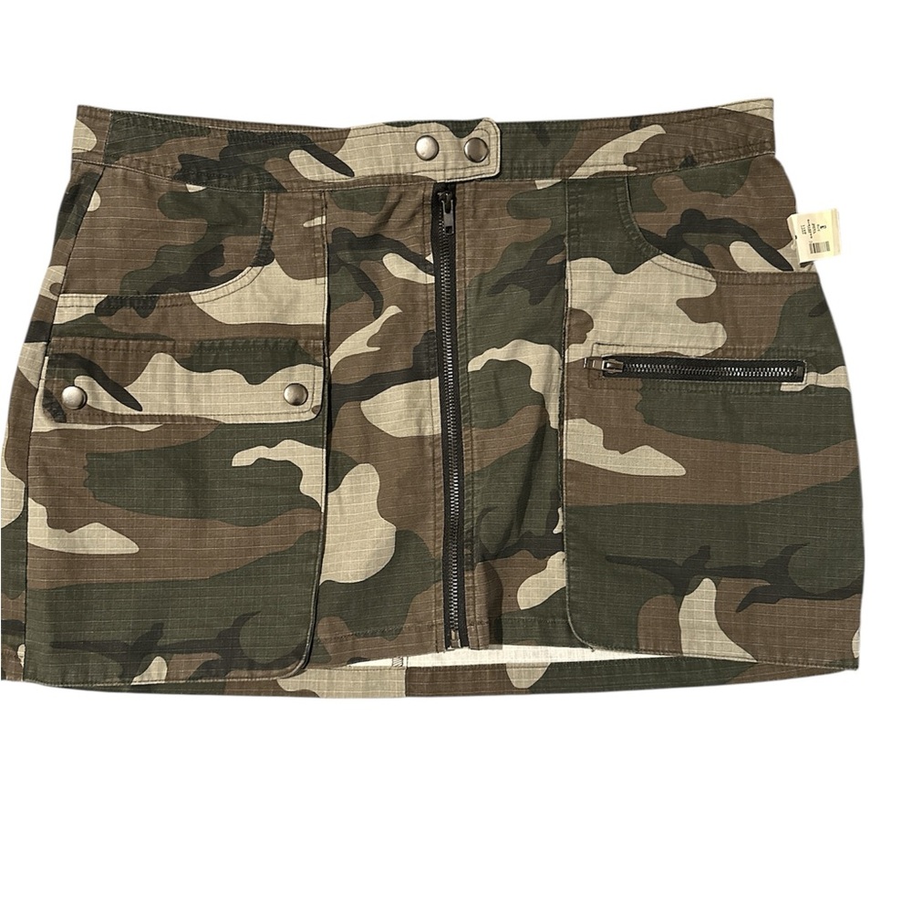 Aeropostale Camouflage Low Rise Skirt